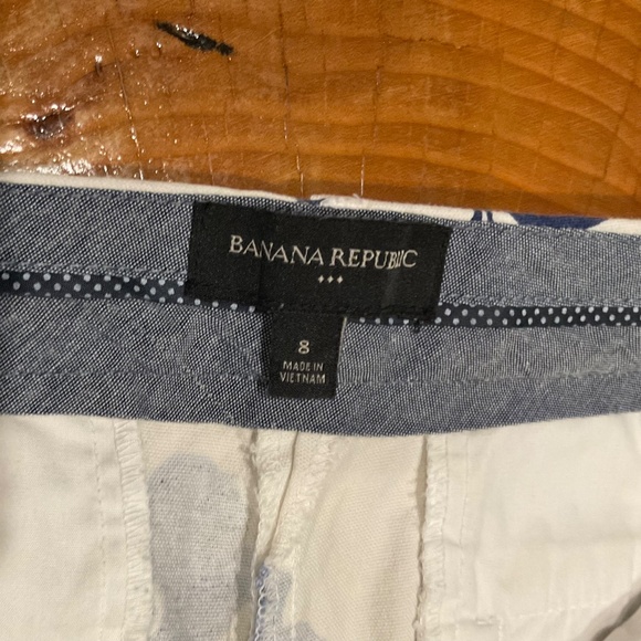 Banana Republic White Shorts Blue Purple Flowers Chino Print Tailored Size 8 - Picture 7 of 9